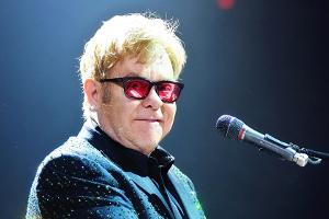 Elton John: Großes Staraufgebot bei seinem Wohnzimmer-Konzert
