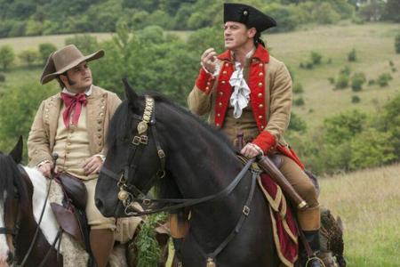 Gaston (Luke Evans) und LeFou (Josh Gad, l.) in 