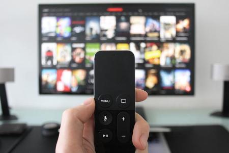 Viele Streamingangebote bieten derzeit eine Auswahl an kostenlosen Filmen und Serien an Viele Streamingangebote bieten derzeit eine Auswahl an kostenlosen Filmen und Serien an