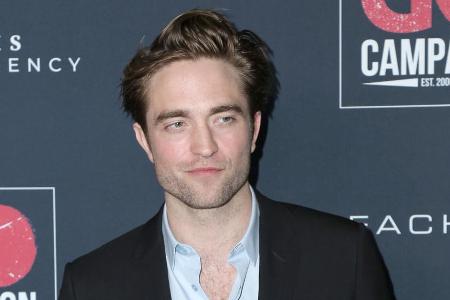 Robert Pattinson darf sich offenbar in ein Batmobil mit viel PS setzen