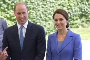 Prinz William und Herzogin Kate besuchen Corona-Callcenter