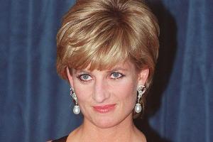 Auch Prinz Harrys Mutter, Prinzessin Diana, verlor ihren Titel