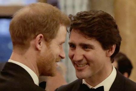 Justin Trudeau und Prinz Harry im Buckingham Palast