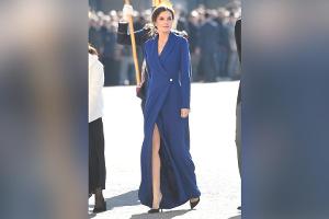 Königin Letizia überrascht mit gewagtem Beinschlitz