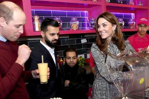 Herzogin Kate mixt Milchshakes im Zara-Kleid