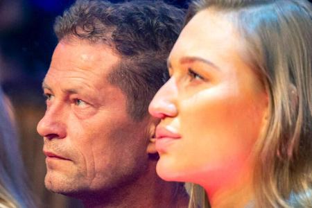 Til Schweiger mit Begleitung bei der SES Boxing & EC Boxing Box Gala in der Edel-Optics.de-Arena, Hamburg