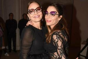 Ornella Muti und Tochter Naike Rivelli strahlen in Paris