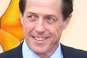 Hugh Grant verteidigt Prinz Harry und Herzogin Meghan