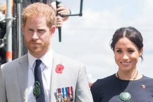Trotz Rücktritt: Harry und Meghan schließen sich royalen Grüßen an