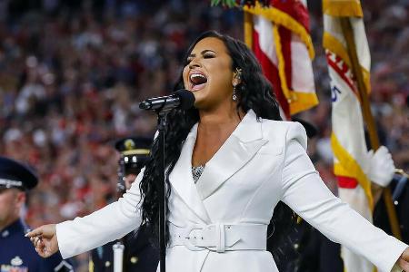 Demi Lovato singt die Nationalhymne beim Super Bowl