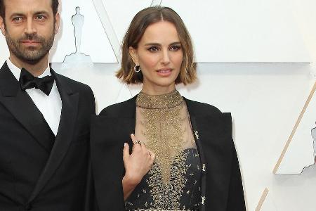 Natalie Portman trug ein Statement-Cape bei den Oscars 2020