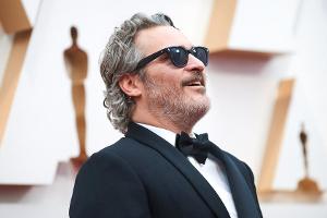 Joaquin Phoenix: So feierte er seinen Sieg mit einem veganen Burger