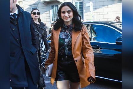 Schauspielerin Camila Mendes zeigt sich im angesagten Leder-Look