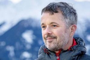 Operation nötig: Frederik von Dänemark verletzt sich beim Skifahren