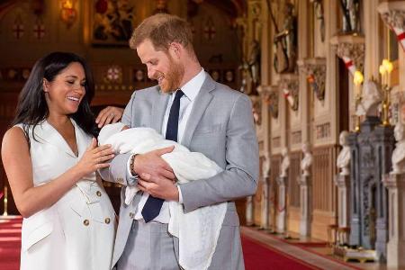 Herzogin Meghan und Prinz Harry präsentieren ihren Sohn Archie Harrison der Weltöffentlichkeit