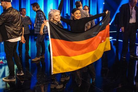 Geben auf der ESC-Bühne ihr Bestes: Das Duo S!sters darf sich über viel Unterstützung aus Hamburg freuen