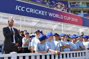 Prinz Harry: Ohne Meghan und Archie beim Cricket World Cup