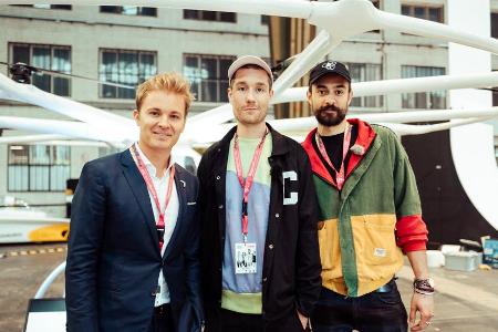 Greentech-Festival-Gründer Nico Rosberg mit Bastille-Leadsänger Dan Smith und Band-Kollege Kyle Simmons (v.l.n.r.)