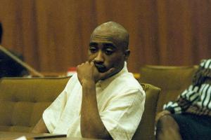 "The Defiant Ones"-Regisseur dreht Doku über Rap-Legende Tupac Shakur