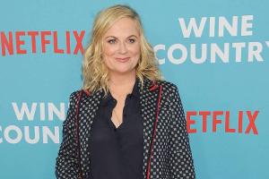 Amy Poehler zeigte sich in einem schicken Hosenanzug in New York