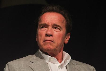 Musste sich nach der Attacke nur kurz schütteln: Arnold Schwarzenegger Musste sich nach der Attacke nur kurz schütteln: Arnold Schwarzenegger