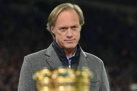 Gerhard Delling muss sich mit dem Abschied von der ARD offenbar selbst noch ein wenig anfreunden Gerhard Delling muss sich mit dem Abschied von der ARD offenbar selbst noch ein wenig anfreunden