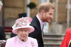 Prinz Harry: Von Termin zu Termin an der Seite der Queen
