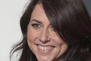 MacKenzie Bezos verspricht eine Milliardenspende