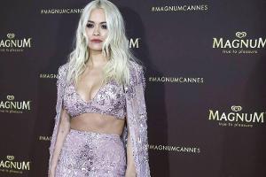 Cannes: Rita Ora zeigt Bauch