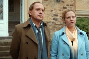 In "Der Bulle und das Landei: Goldrausch" ermitteln Killmer (Uwe Ochsenknecht) und Kati (Diana Amft) in einem Fall im Senior...