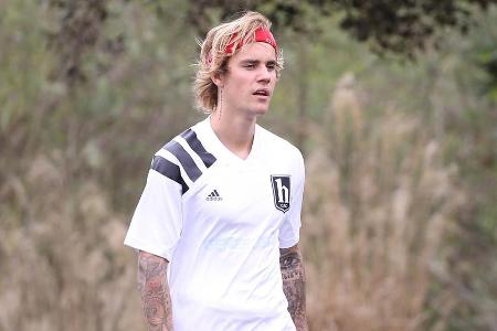 Justin Bieber auf dem Fußballfeld