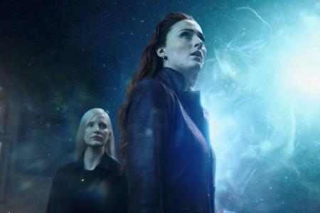 Jean Grey alias Dark Phoenix (Sophie Turner, r.) kann ihre Kräfte nicht mehr beherrschen