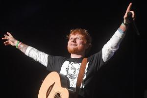 Ed Sheeran lädt ein: Album mit 22 anderen Musikern