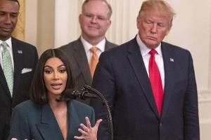 Kim Kardashian West hält eine Rede im Weißen Haus