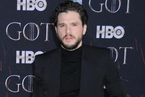 "GoT"-Star Kit Harington zu Tränen gerührt von Fan-Stiftung