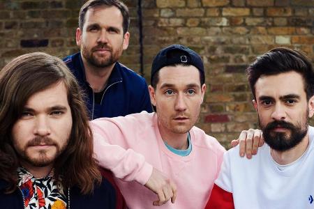 Bastille, das sind Schlagzeuger Christopher 