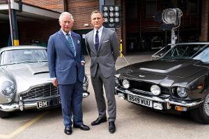 Prinz Charles besucht James-Bond-Darsteller Daniel Craig am Set