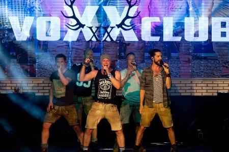 Die Lederhosen gehören einfach dazu: voXXclub stehen immer in Tracht auf der Bühne