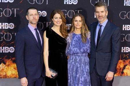 D.B. Weiss und David Benioff in Begleitung ihrer Ehefrauen Andrea Troyer und Amanda Peet bei einem Auftritt in New York D.B. Weiss und David Benioff in Begleitung ihrer Ehefrauen Andrea Troyer und Amanda Peet bei einem Auftritt in New York