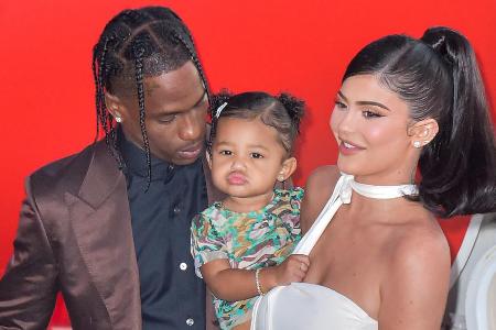 Kylie Jenner und Travis Scott mit Töchterchen Stormi bei der 