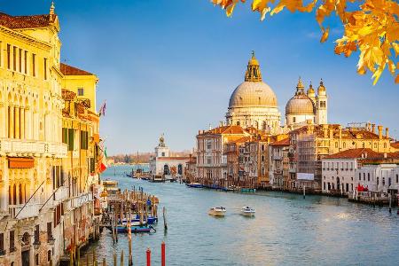 Menschenleer ist Venedig auch im Herbst nicht - aber doch wunderschön