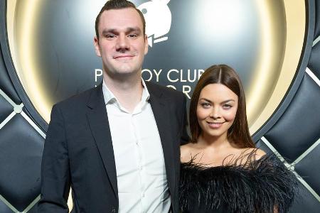 Cooper Hefner und Scarlett Byrne haben sich das Jawort gegeben