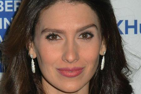 Hilaria Baldwin meldet sich aus dem Krankenhaus