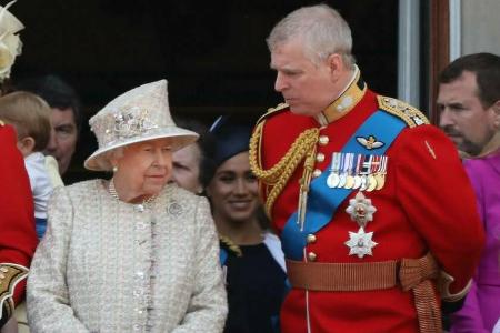 Queen Elizabeth hat die Geburtstagsfeier von Prinz Andrew heruntergestuft Queen Elizabeth hat die Geburtstagsfeier von Prinz Andrew heruntergestuft