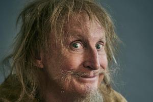 So sieht Otto Waalkes als Catweazle aus
