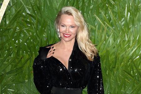 Zieht Pamela Anderson ins UK-