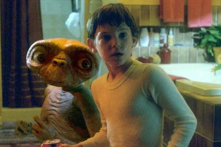 E.T. und Elliott (Henry Thomas) im Original-Film von 1982