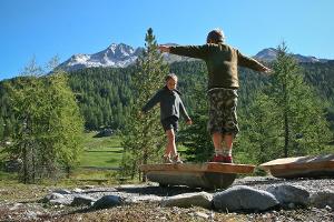 In Südtirol entdecken Kinder spielerisch die Natur