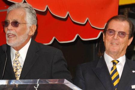 David Hedison (l.) neben dem ebenfalls schon verstorbenen Roger Moore