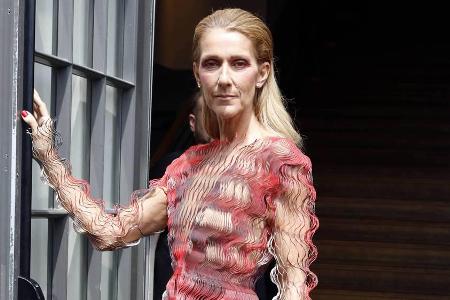 Sängerin Céline Dion besuchte am Montag die Fashion Week in Paris Sängerin Céline Dion besuchte am Montag die Fashion Week in Paris